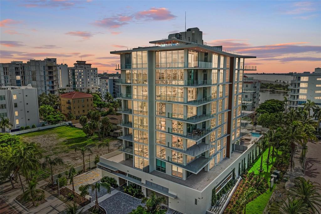111 GOLDEN GATE POINT UNIT 402