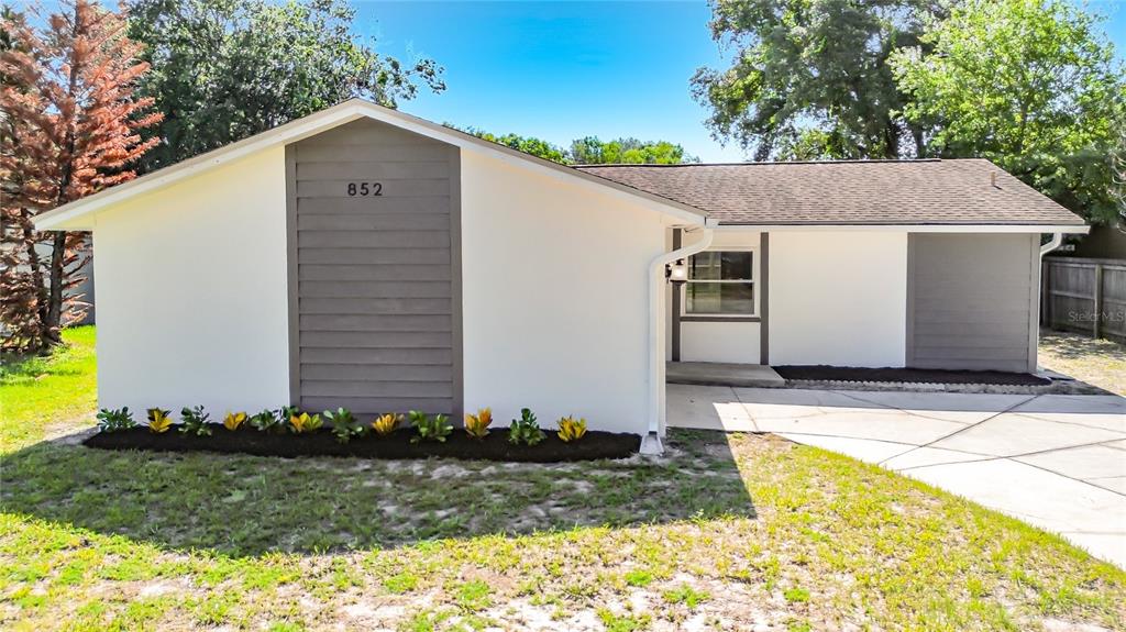 852 CINNAMON DRIVE