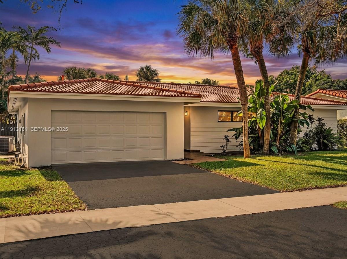 6360 Simmons St, Miami Lakes FL 33014