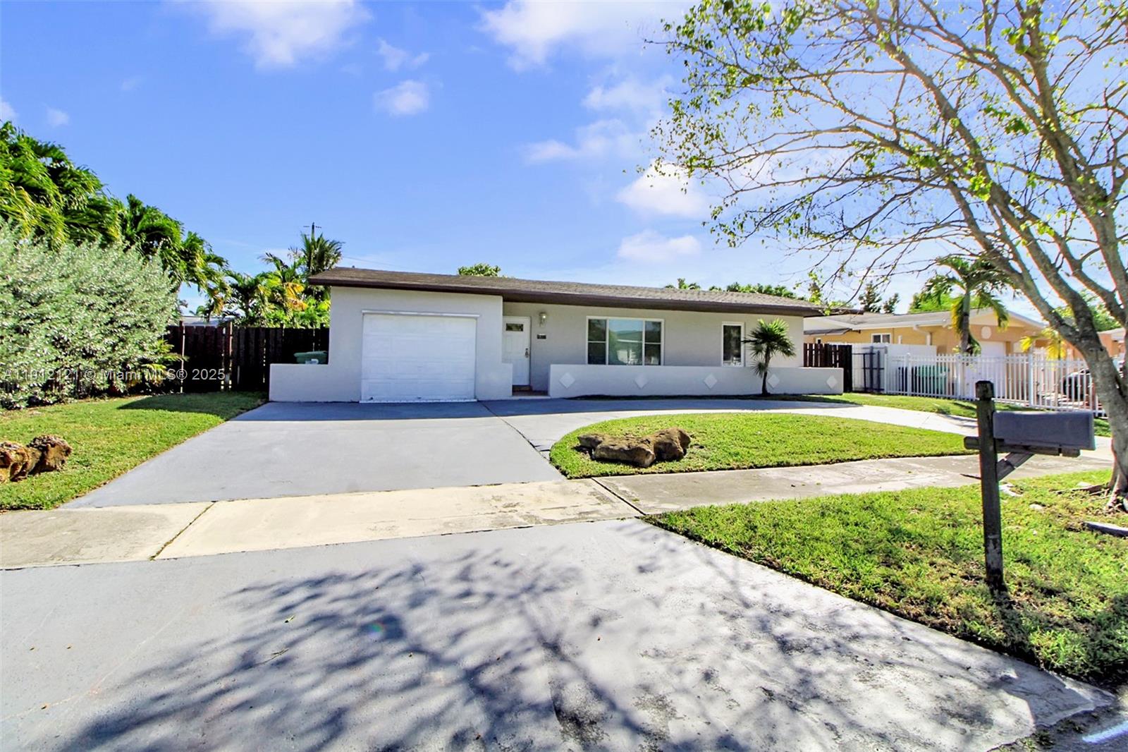 19311 SW 118th Ave, Miami FL 33177