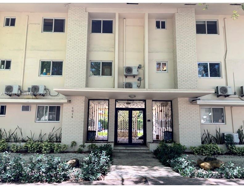 1014 Salzedo St # 309, Coral Gables FL 33134