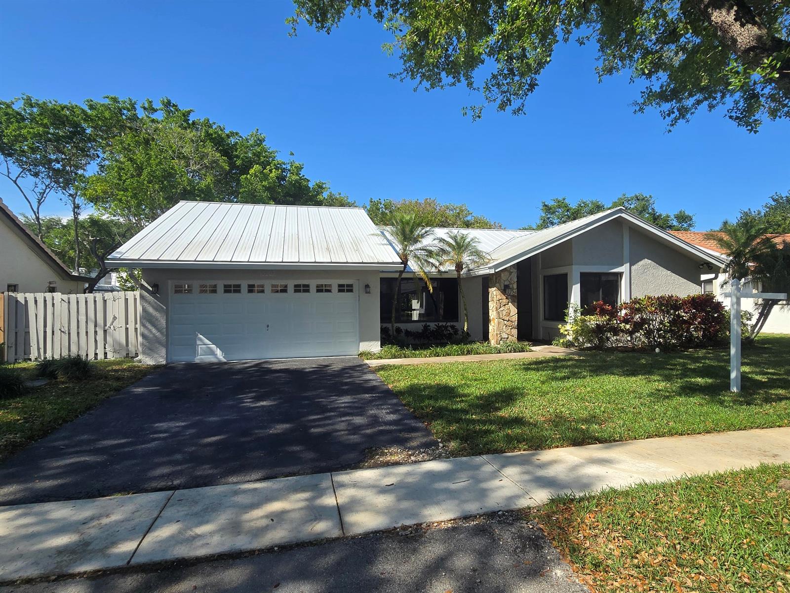 10207 NW 7th Court, Plantation FL 33324