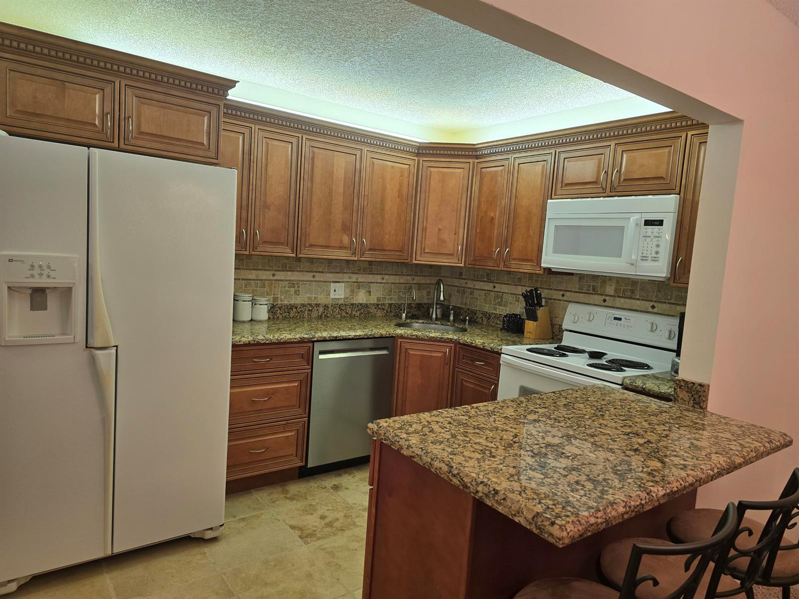 kitchen — 317 Pine Ridge Circle, FL 33463, FL