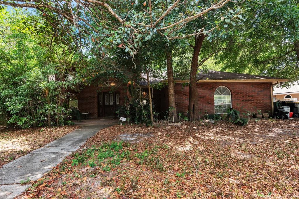 418 W HOLLY DRIVE