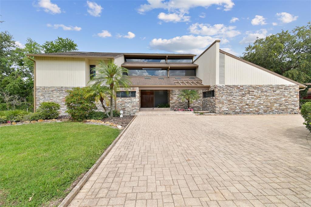 2103 N GOLFVIEW DRIVE