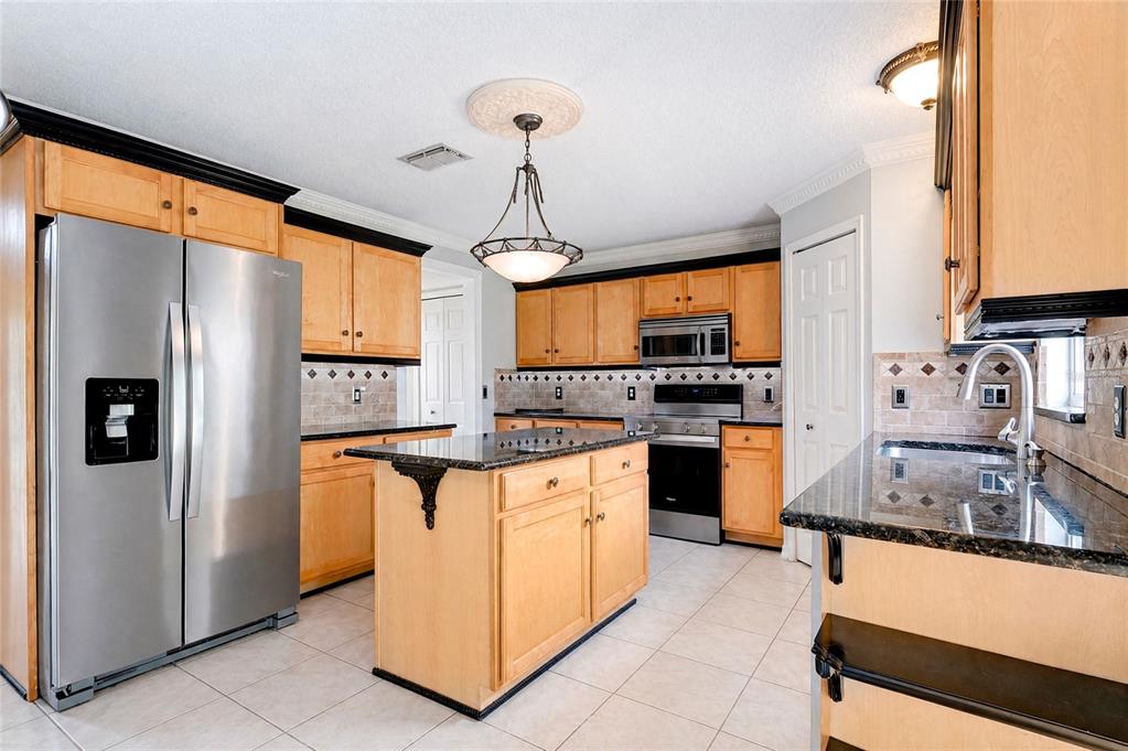 2708 ORPHA LANE, APOPKA, FL — photo 2 of 30
