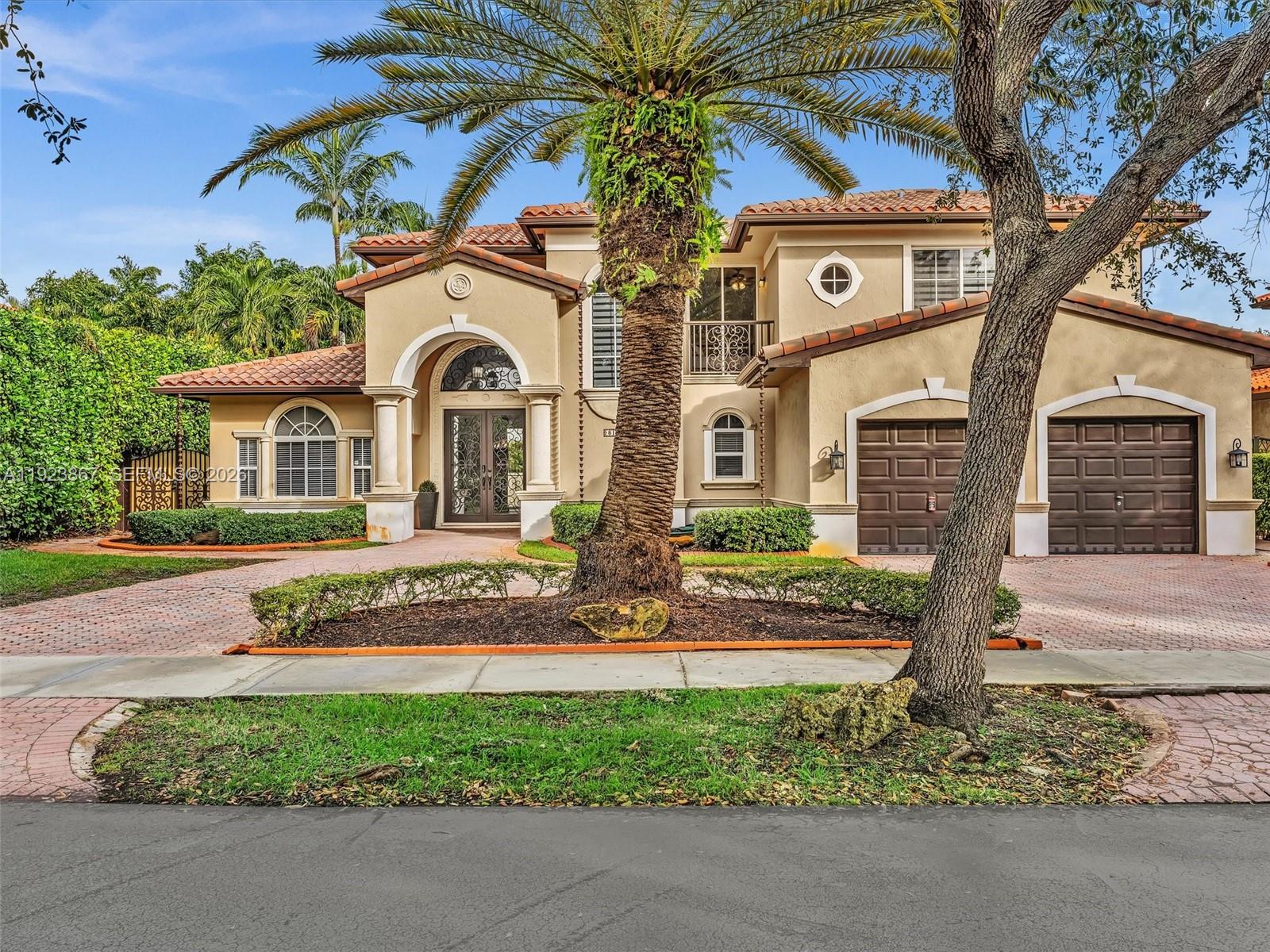 8123 NW 161st Ter, Miami Lakes FL 33016