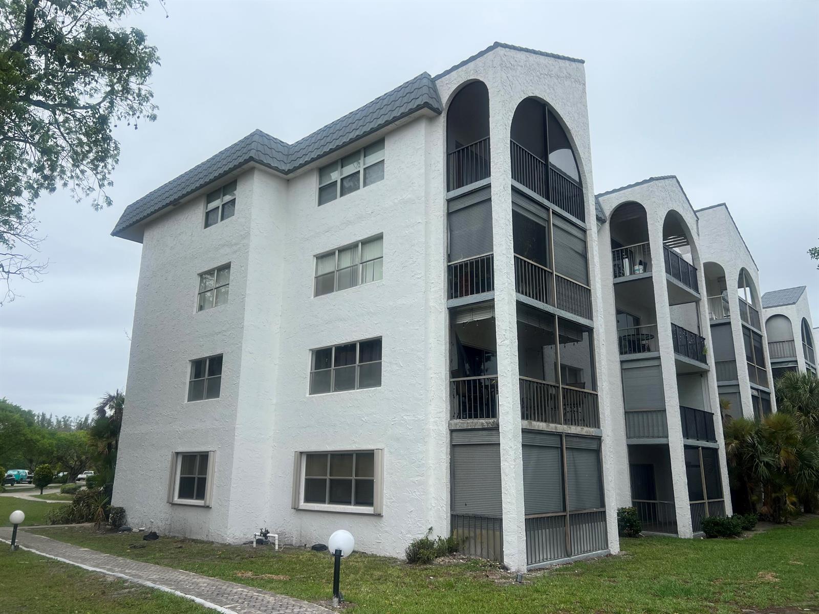 3300 Spanish Moss Terrace # 111, Lauderhill FL 33319