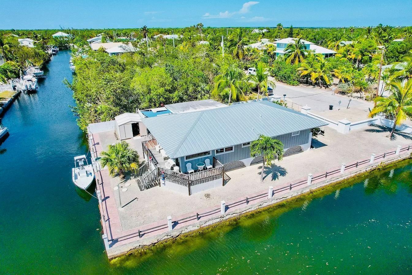 1540 Lantana Lane, FL 33043
