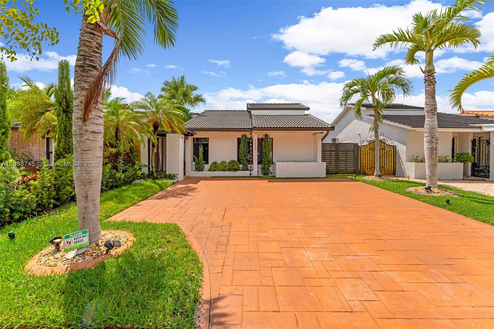 9032 SW 8th Ter, Miami FL 33174