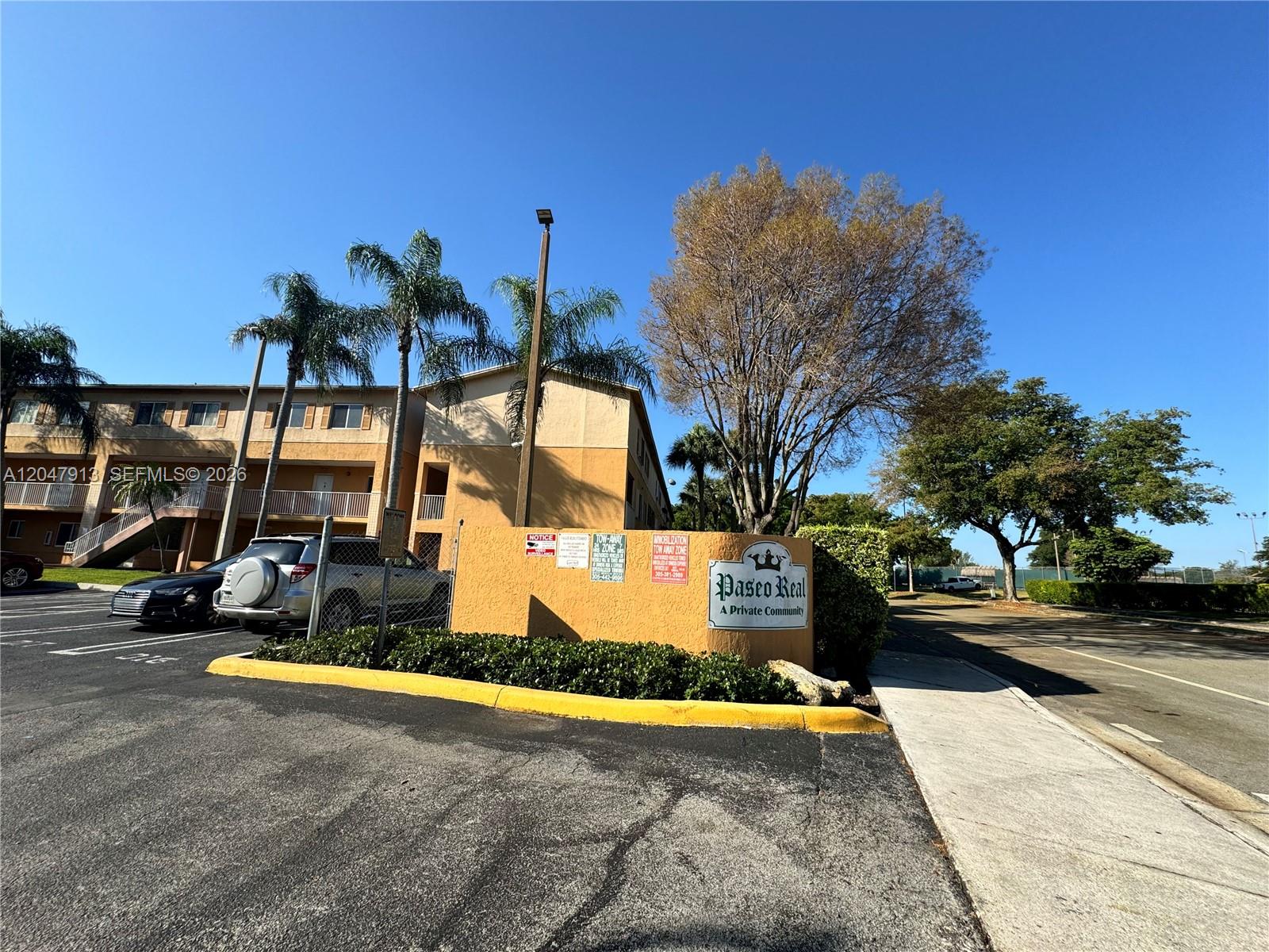 6245 Kendale Lakes Cir # 208, Miami FL 33183