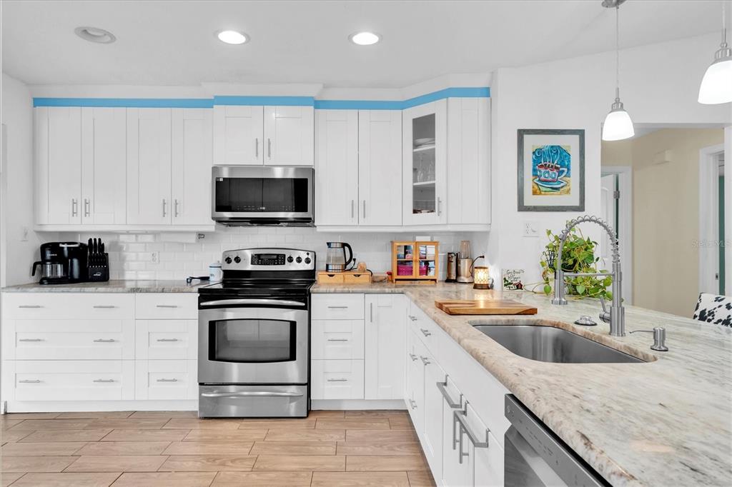 10105 BRIAR CIRCLE, HUDSON, FL — photo 4 of 30