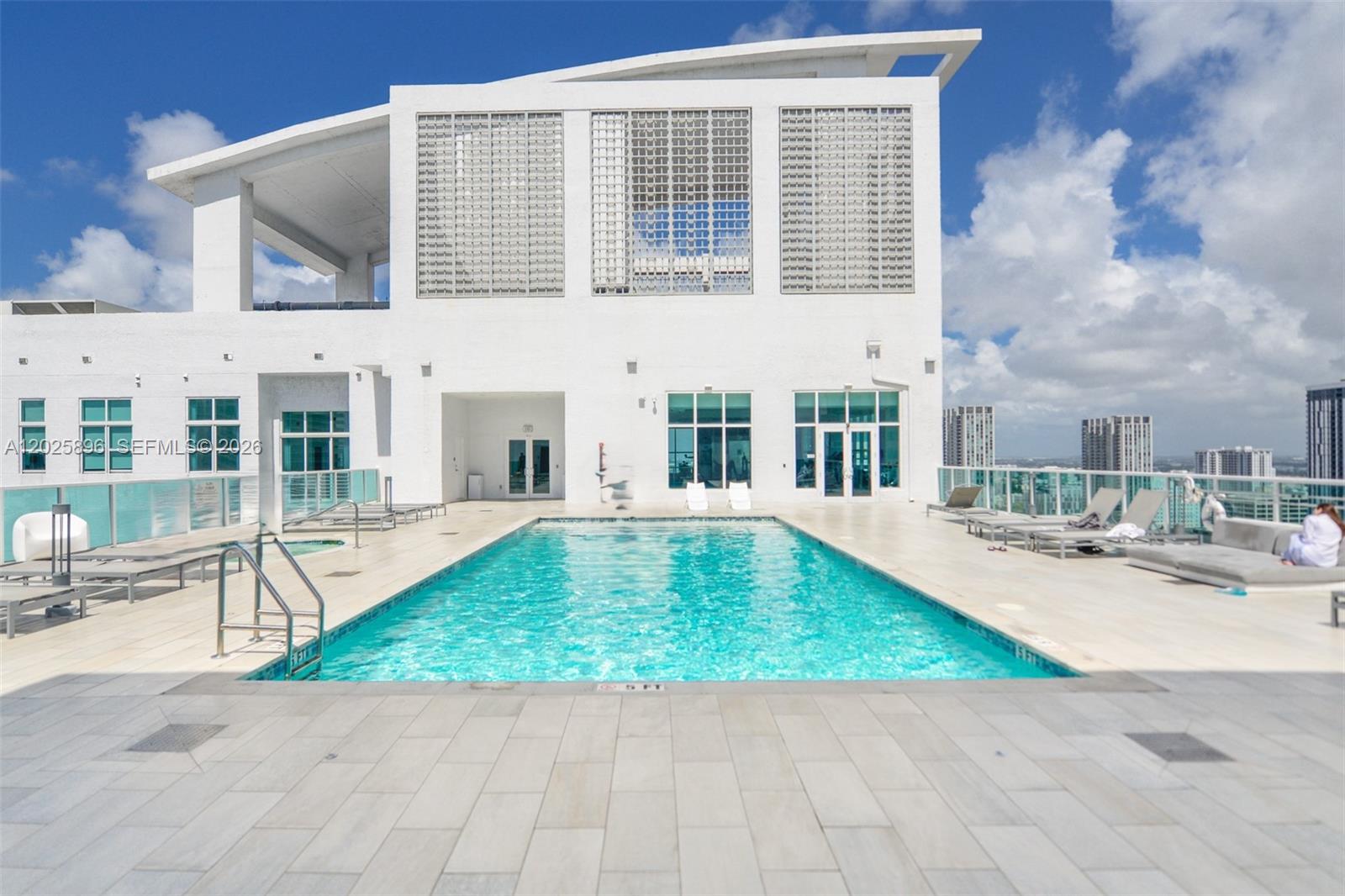 133 NE 2nd Ave # 1512, Miami FL 33132