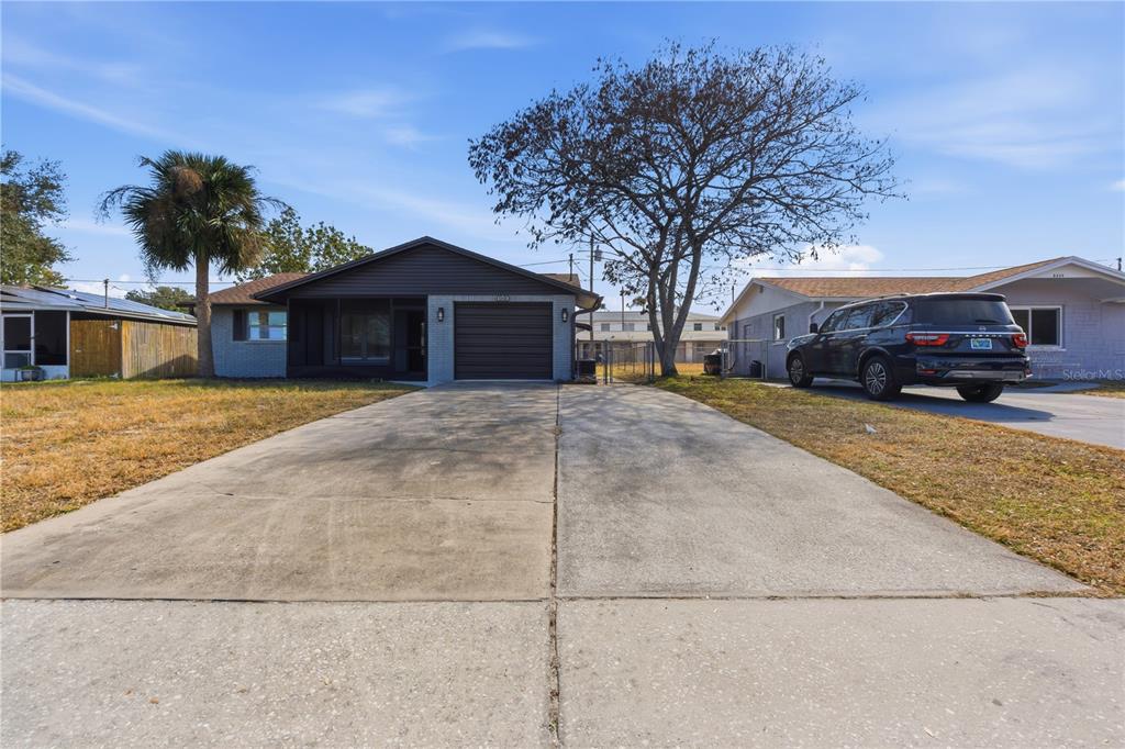 5330 POINSETTIA DR