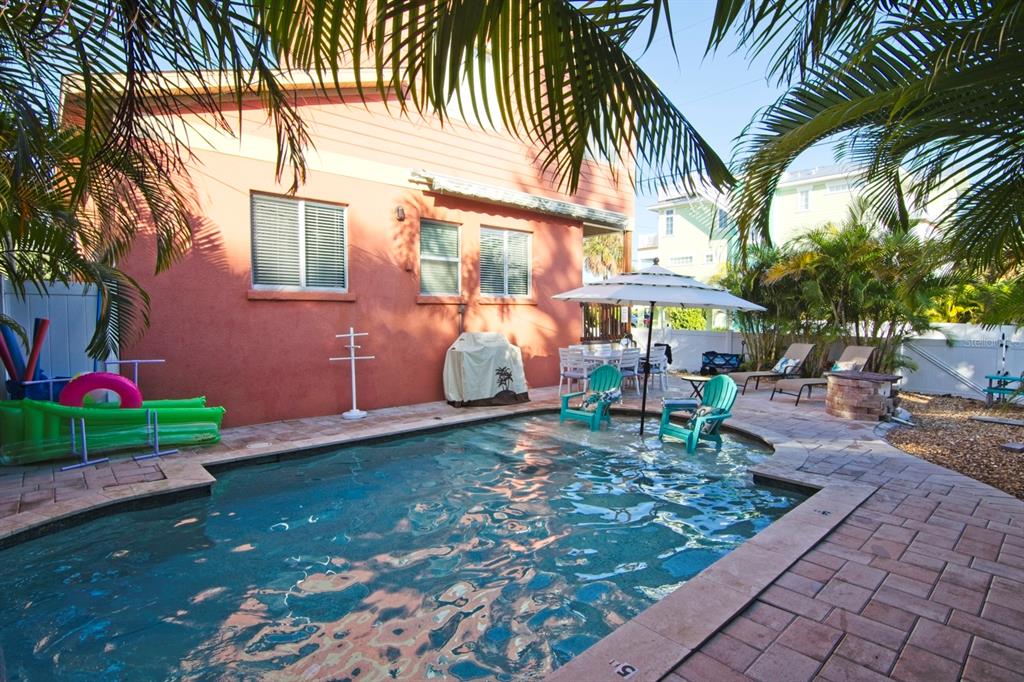 2219 AVENUE C, BRADENTON BEACH, FL — photo 2 of 28