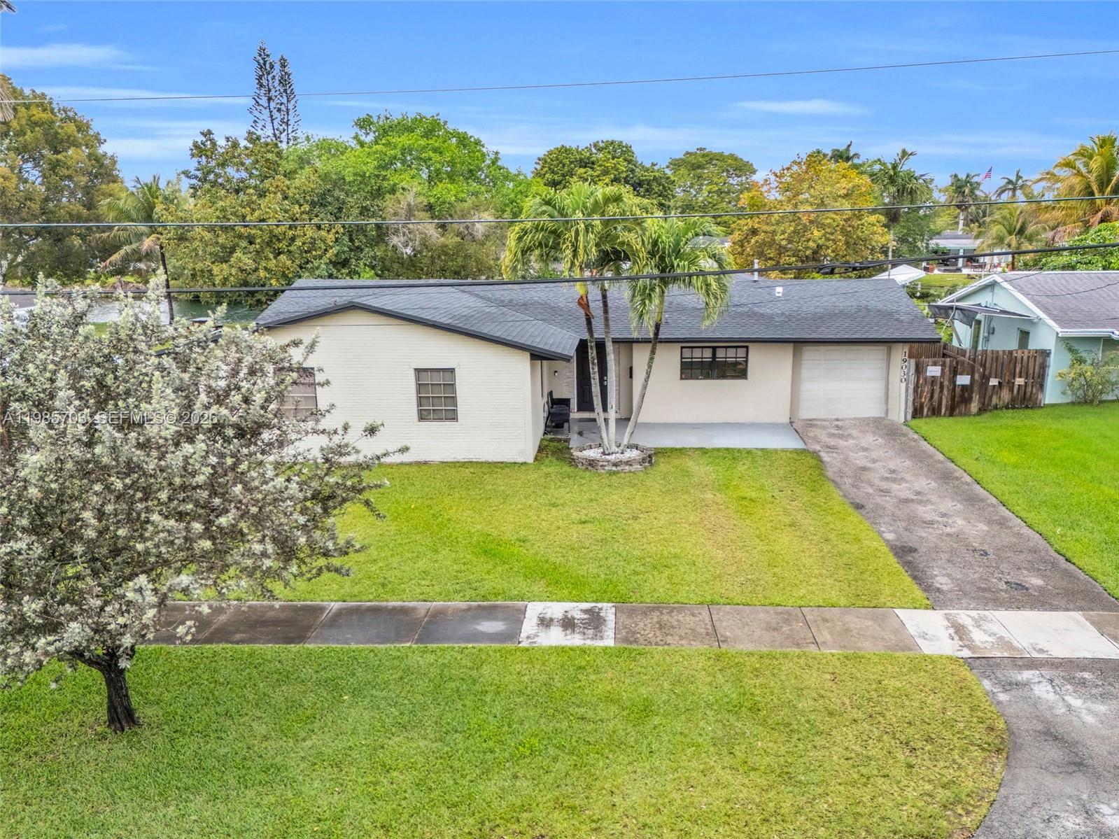 19030 Bel Aire Dr, Cutler Bay FL 33157