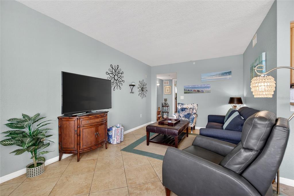 445 HAMDEN DRIVE UNIT 405, CLEARWATER BEACH, FL — photo 4 of 30