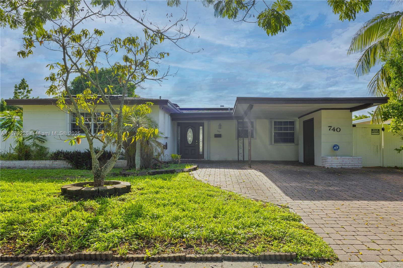 740 N 73rd Ter, Hollywood FL 33024