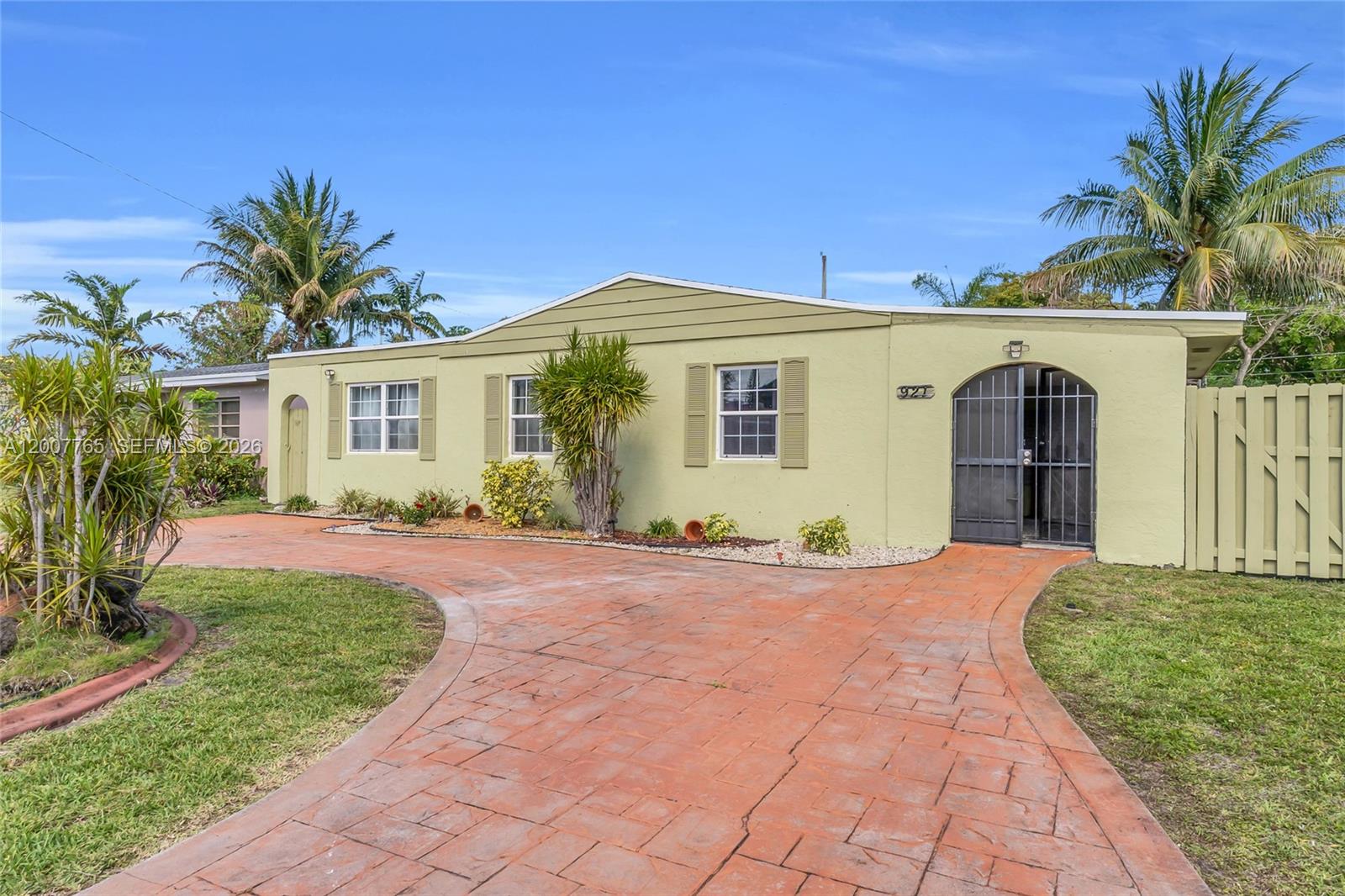 921 N 31st Ct, Hollywood FL 33021