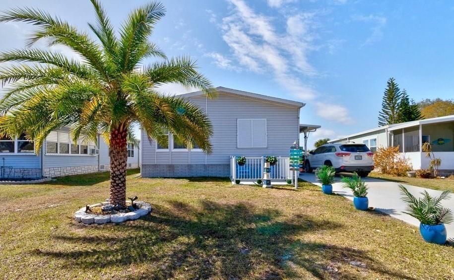 BAREFOOT BAY, FL — photo 4 of 30