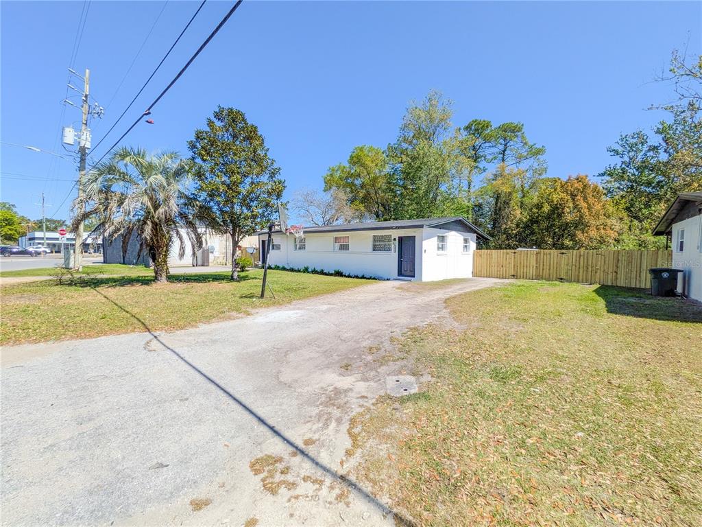 1613 BROOKVIEW DRIVE S, JACKSONVILLE, FL — photo 2 of 5