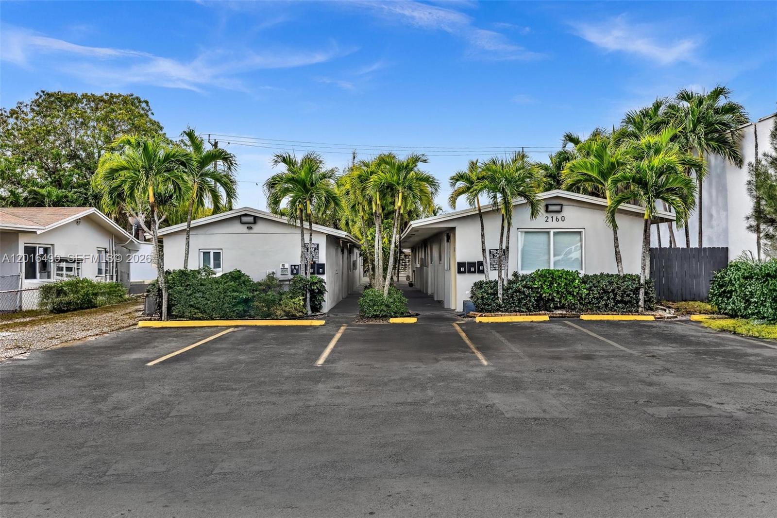2140 NW 29th St, Oakland Park FL 33311