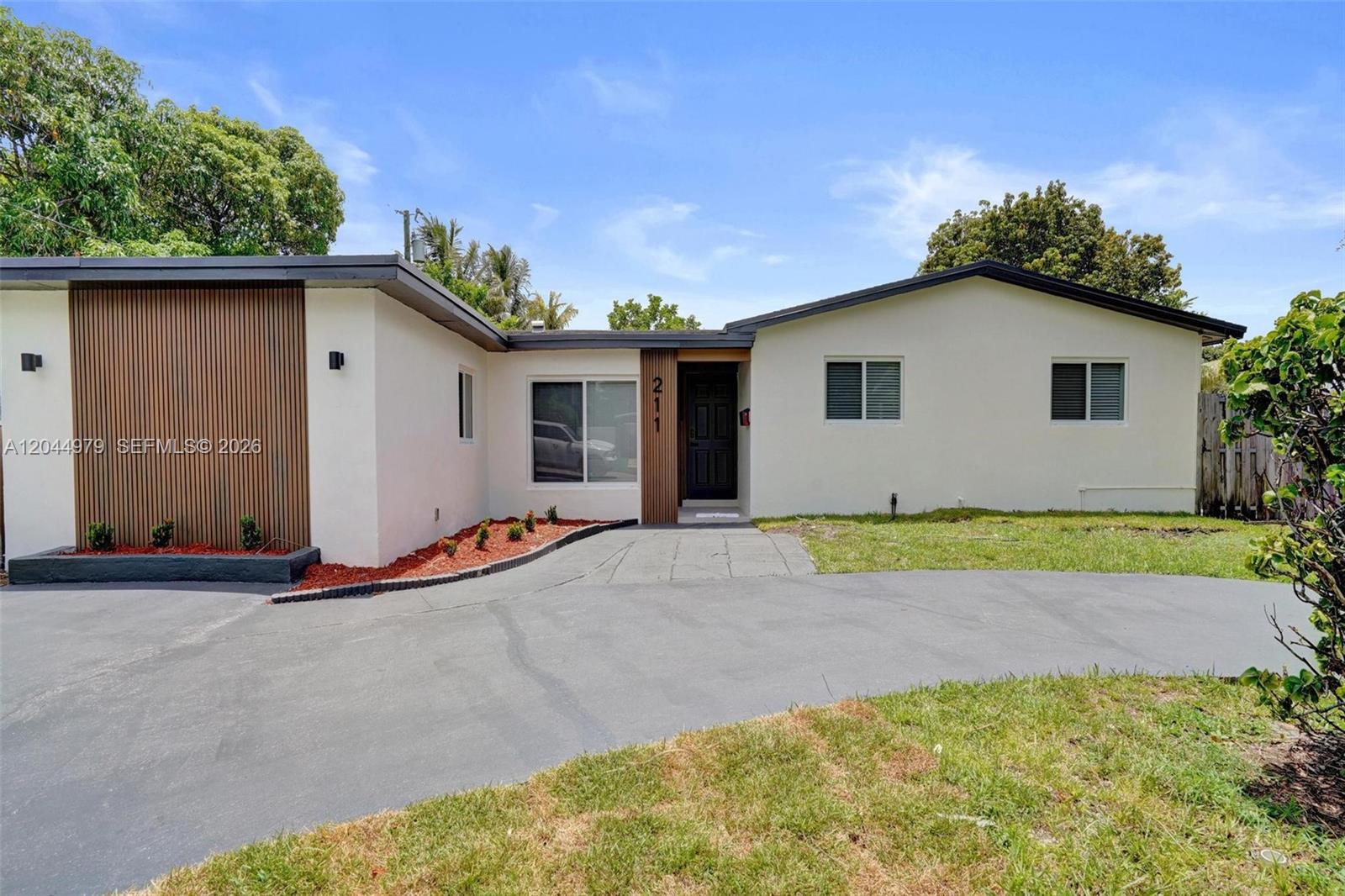 211 SW 64th Ave, Pembroke Pines FL 33023