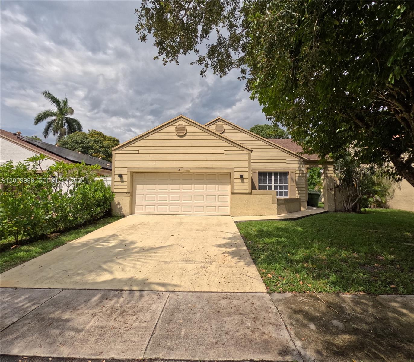 1211 SW 84th Ter # 1211, Pembroke Pines FL 33025