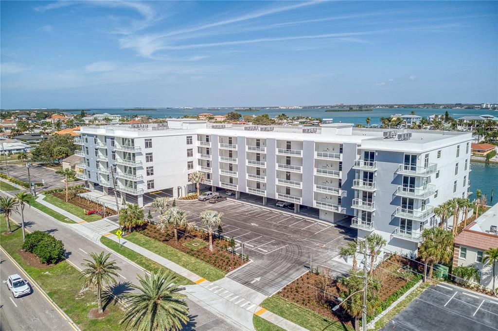 415 ISLAND WAY UNIT 206
