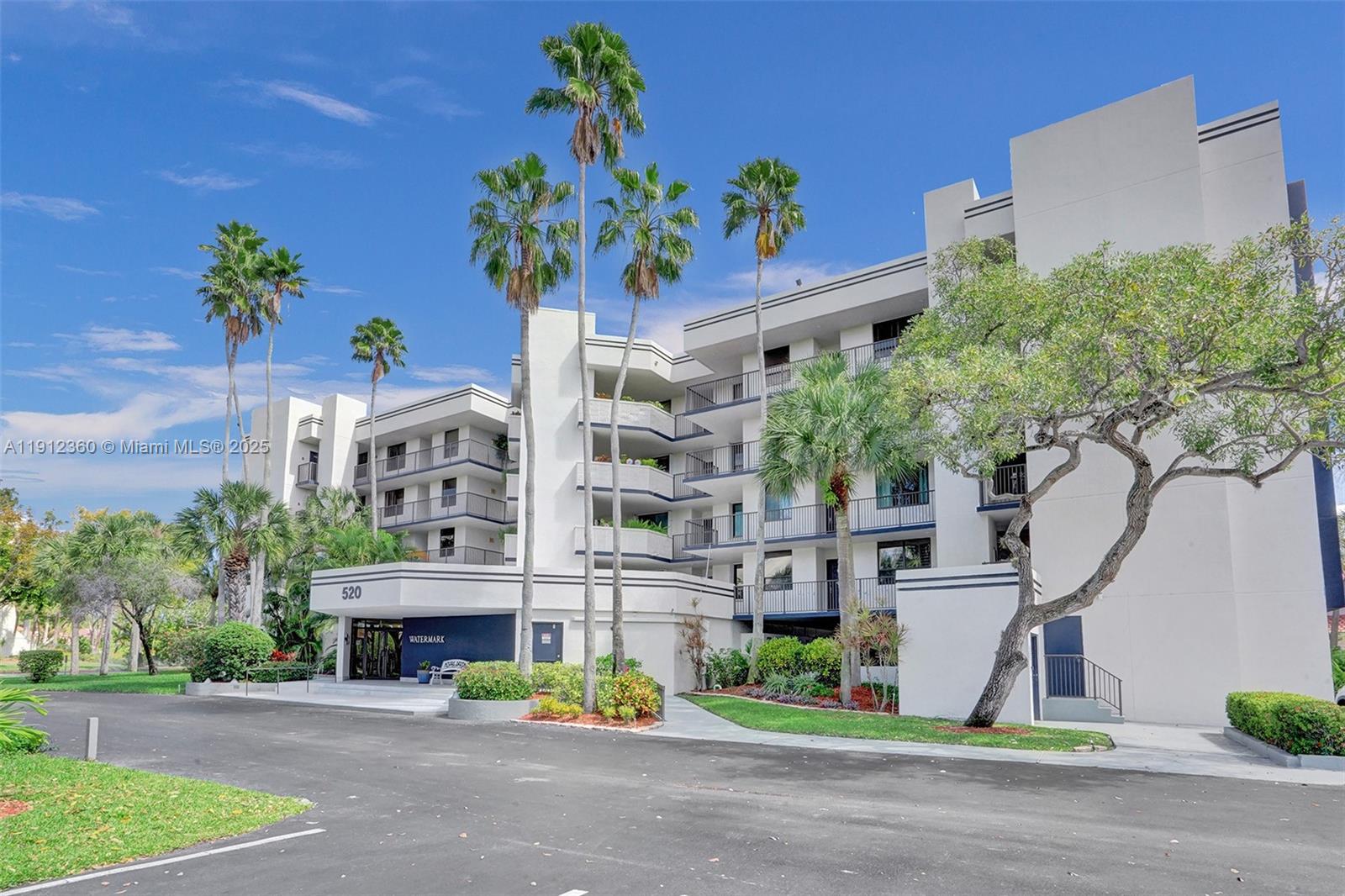 545 SE 12th St # 403, Dania Beach FL 33004