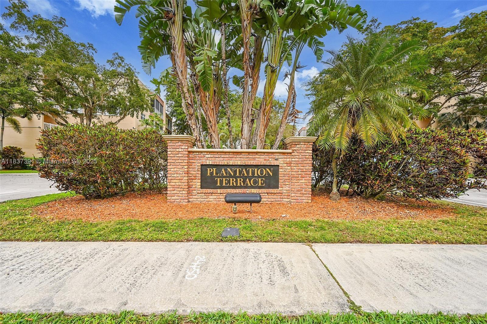 6751 Cypress Rd # 405, Plantation FL 33317
