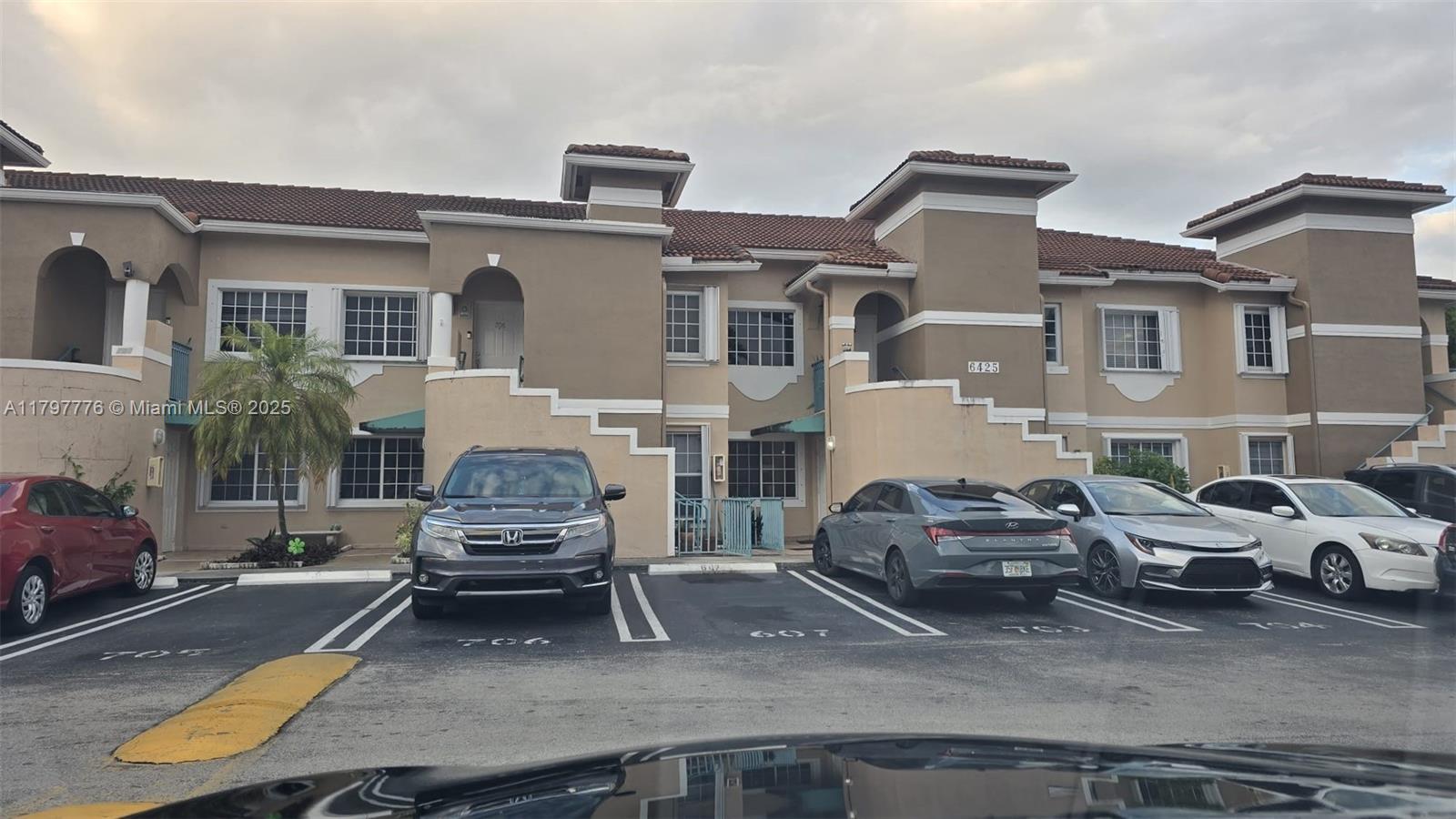 6425 SW 130th Pl # 704, Miami FL 33183