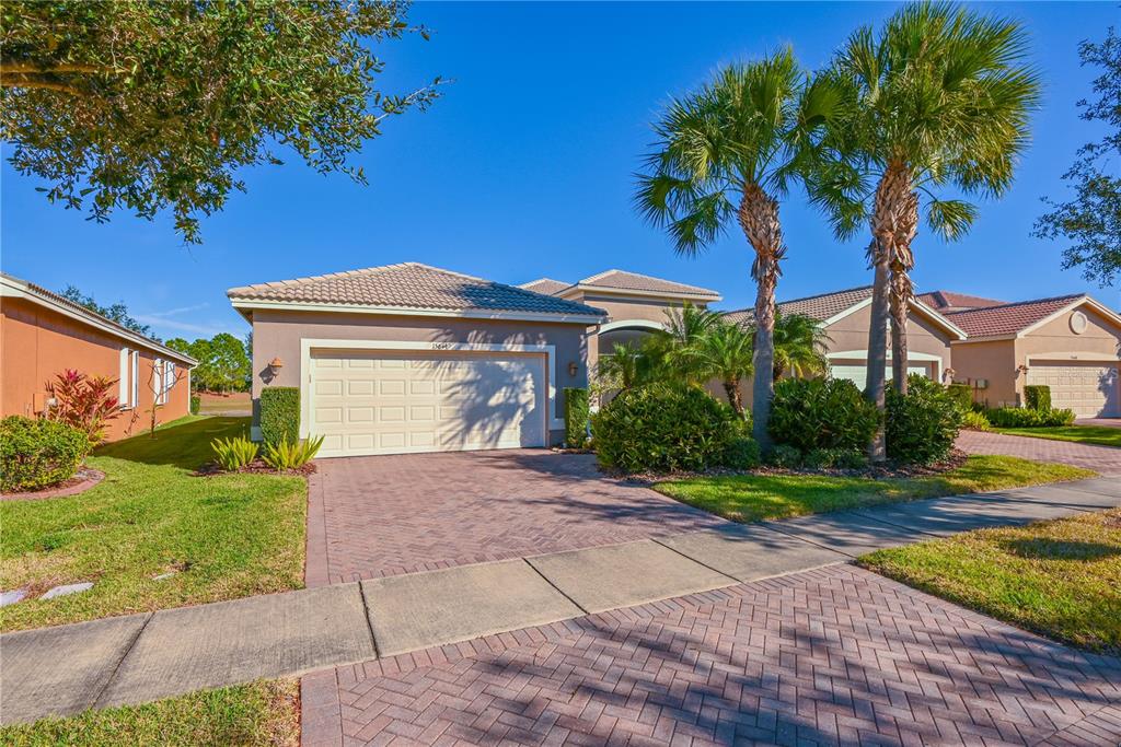 15644 AURORA LAKE CIRCLE, WIMAUMA, FL — photo 4 of 30