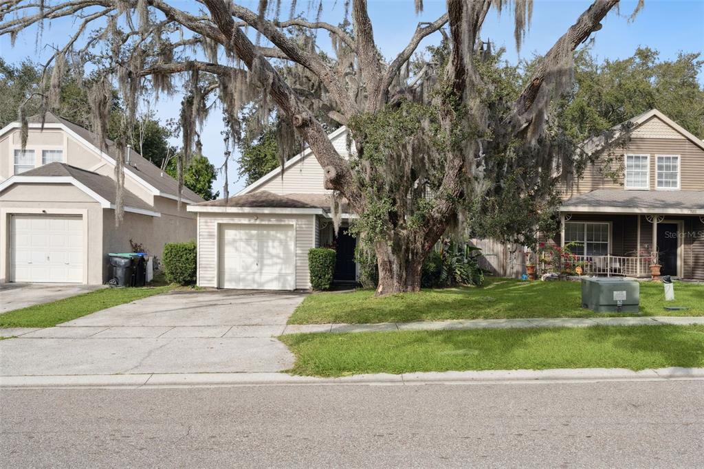 5322 REGAL OAK CIRCLE