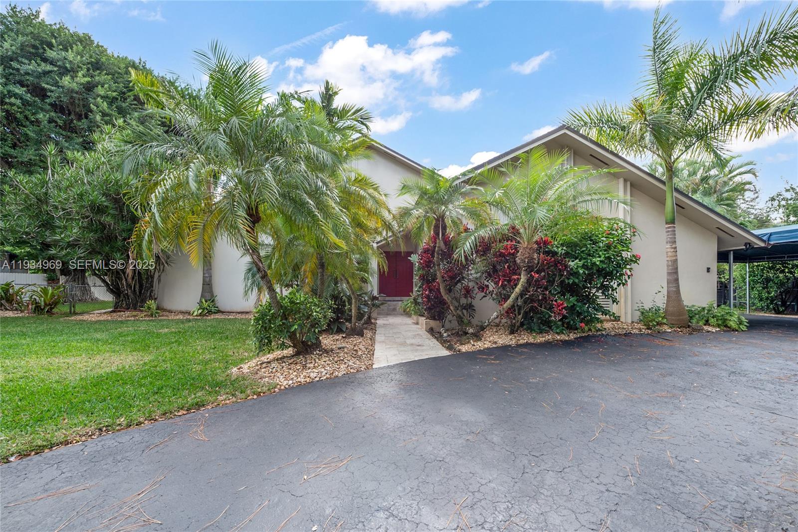 7524 SW 78th Ter, Miami FL 33143