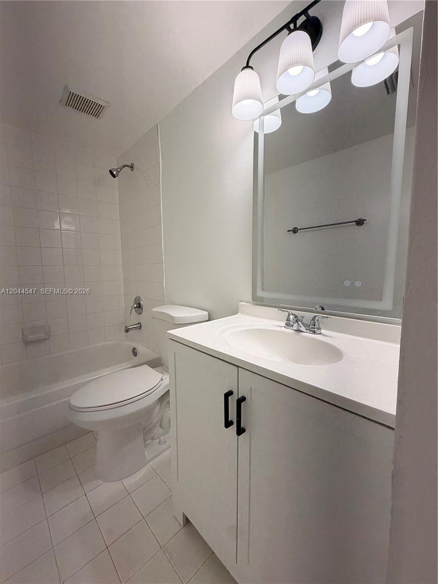 7000 NW 173rd Dr # 1805, Hialeah FL 33015