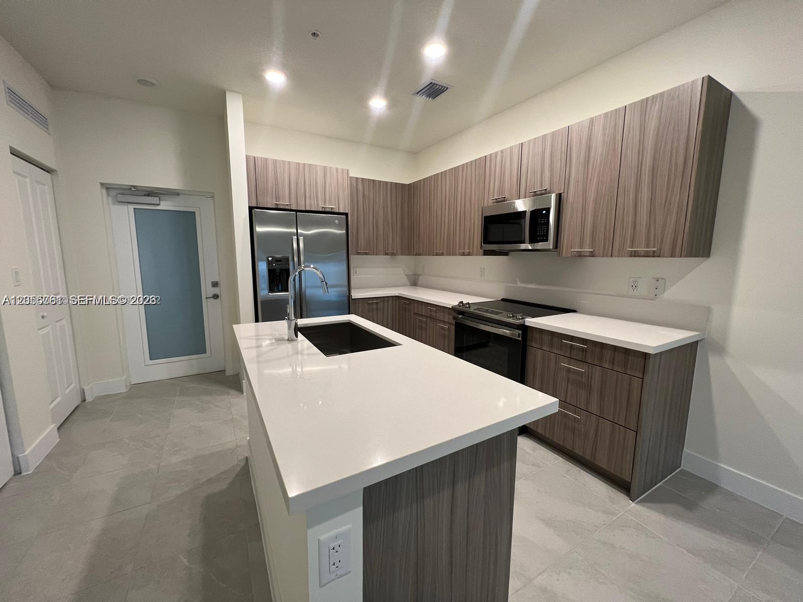 8363 NW 41st St # 104, Doral FL 33166