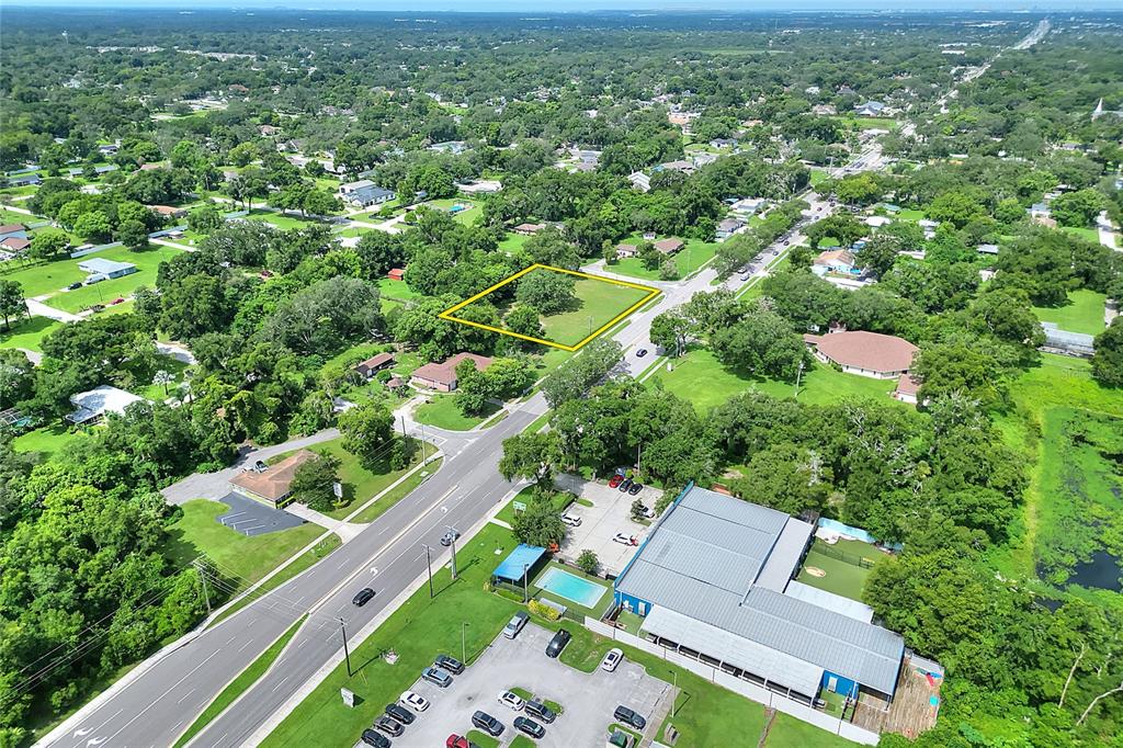 703 E LUMSDEN ROAD, BRANDON, FL — photo 3 of 5