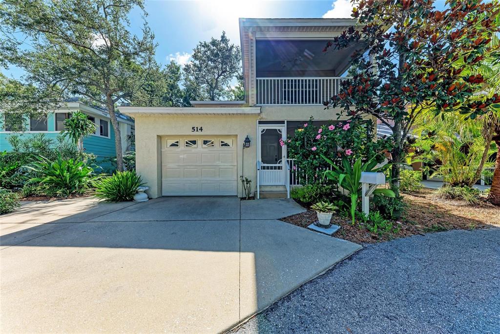 514 HOWARD COURT