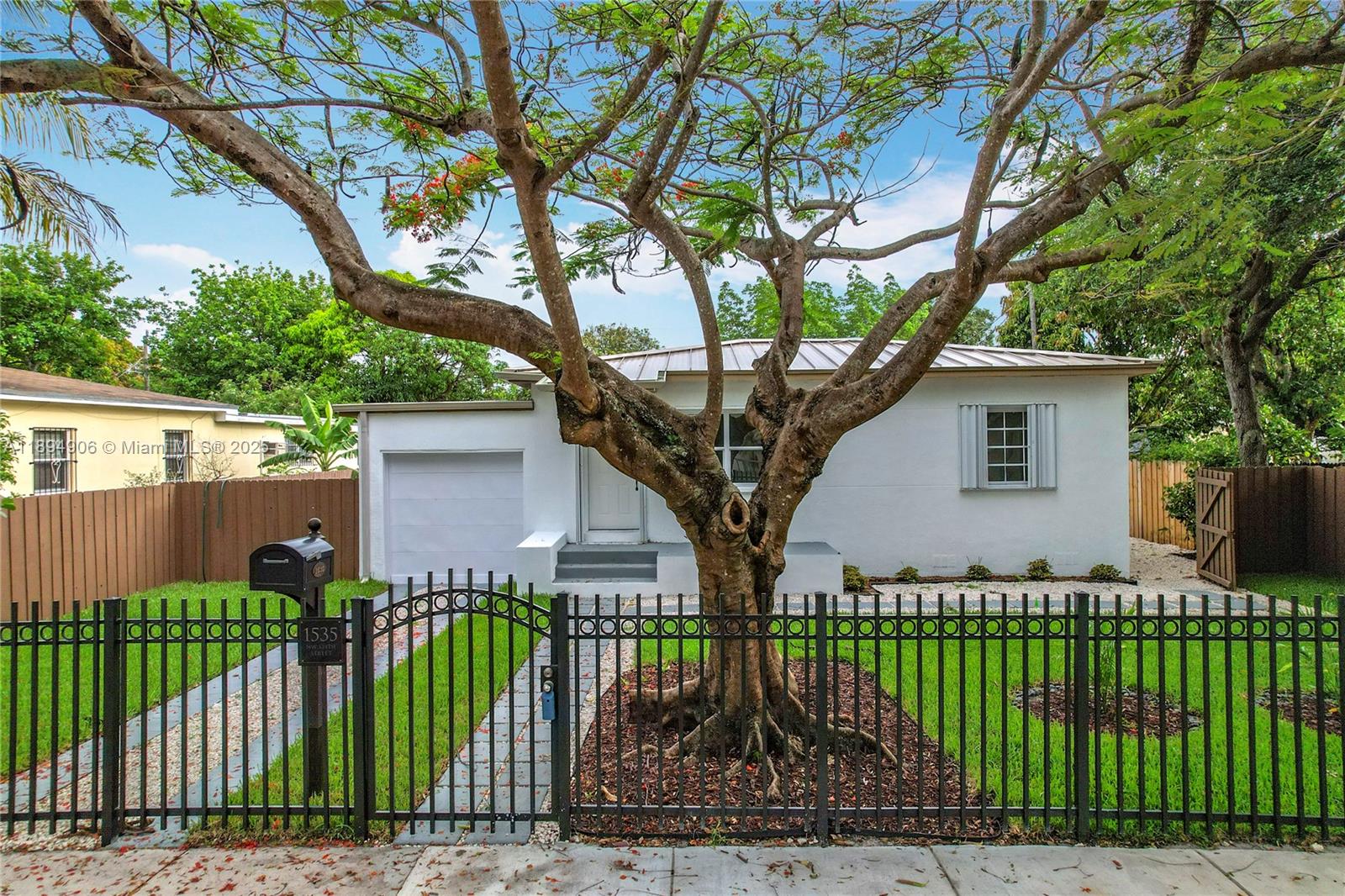 1535 NW 124th St, North Miami FL 33167