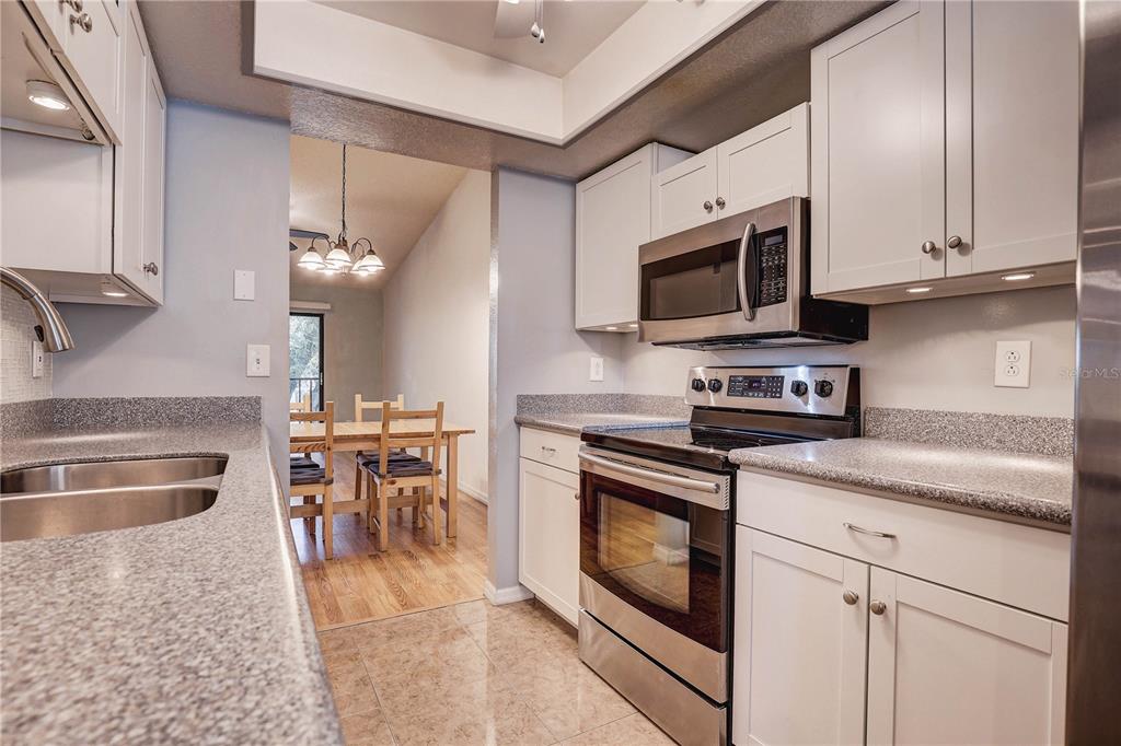 11800 PARK BOULEVARD UNIT 208, SEMINOLE, FL — photo 5 of 30