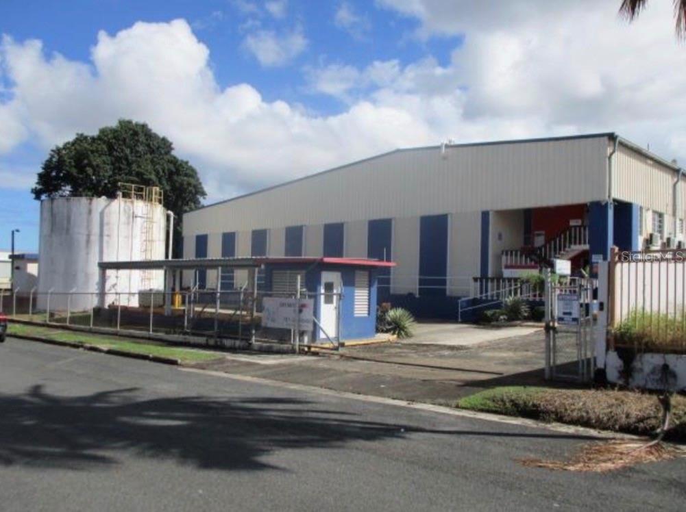 Warehouse JARDINES CAROLINA, ROSENDO VELA ACOSTA ST. UNIT 6A & 6B