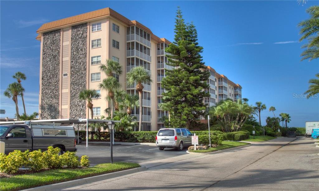 800 BENJAMIN FRANKLIN DRIVE UNIT 704, SARASOTA, FL — photo 2 of 27