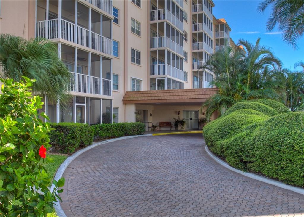 800 BENJAMIN FRANKLIN DRIVE UNIT 704, SARASOTA, FL — photo 3 of 27