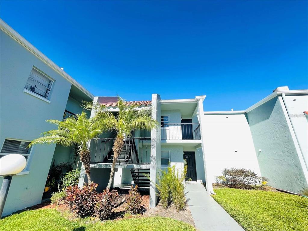 2860 SOMERSET PARK DRIVE UNIT 203