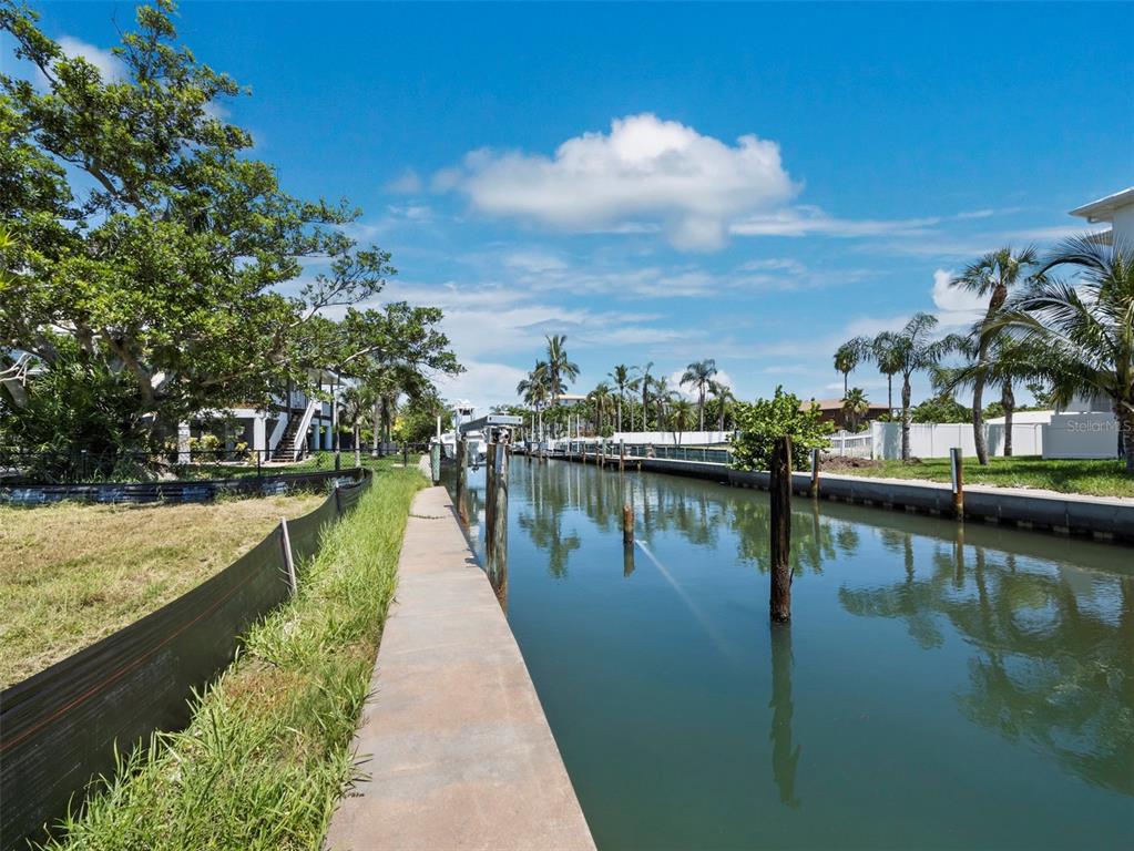 570 DE NARVAEZ DRIVE, LONGBOAT KEY, FL — photo 3 of 13