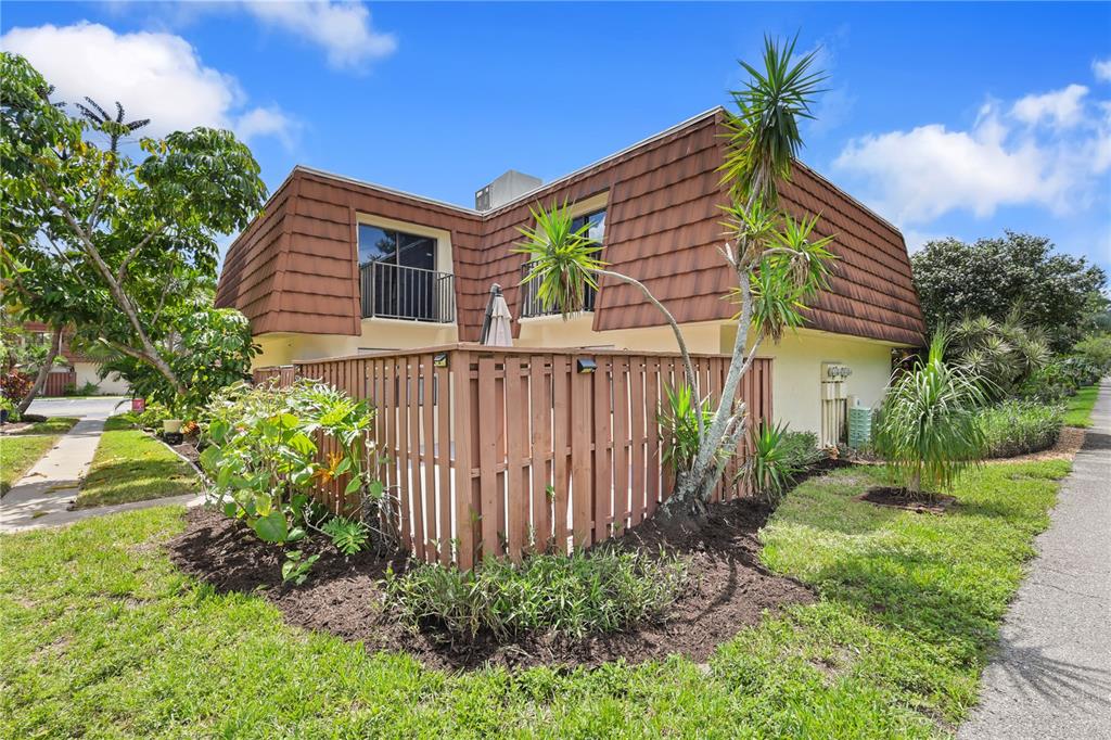 5224 CEDARBEND DRIVE UNIT 4
