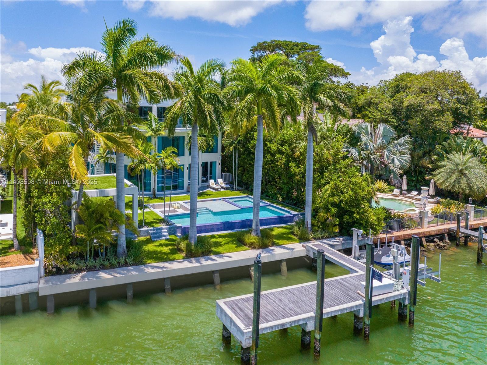 5785 Pine Tree Dr, Miami Beach FL 33140