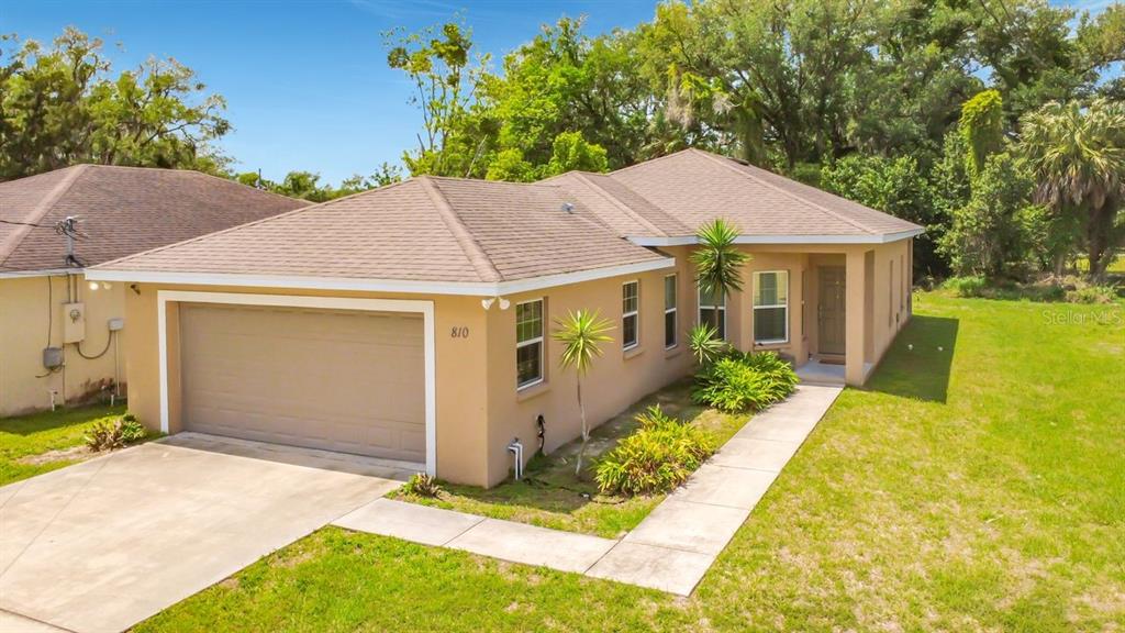 810 PECAN AVENUE