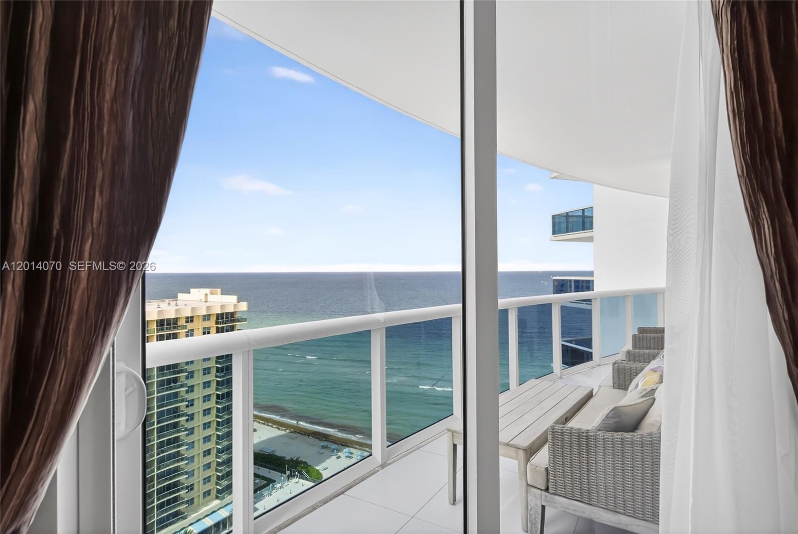 2711 S Ocean Dr # 1901, Hollywood FL 33019